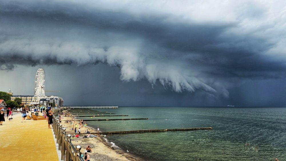 Грозовой фронт над Балтикой.