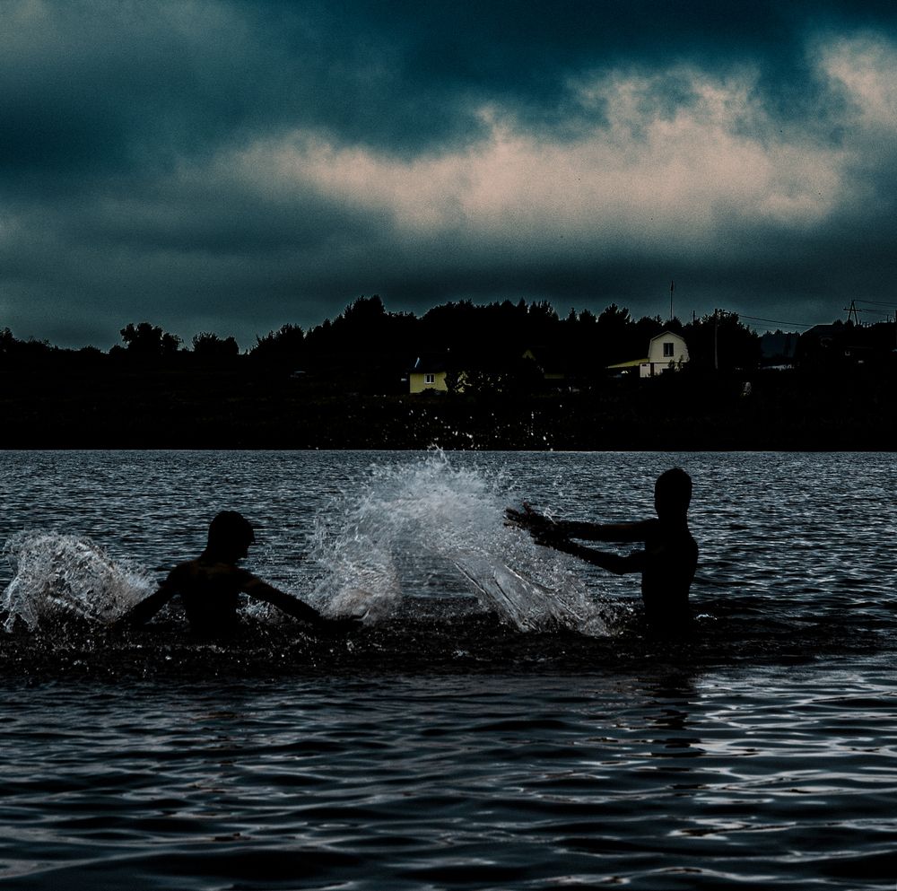 Мрак и холод. но только не для них