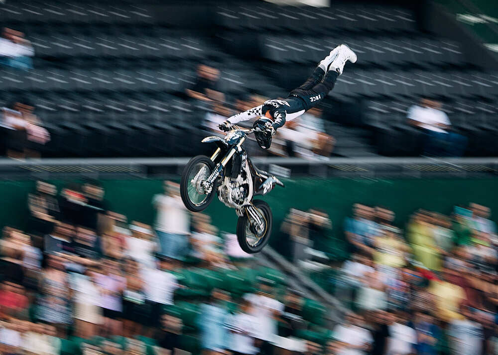 Photograph by Mikhail Khmelevskiy