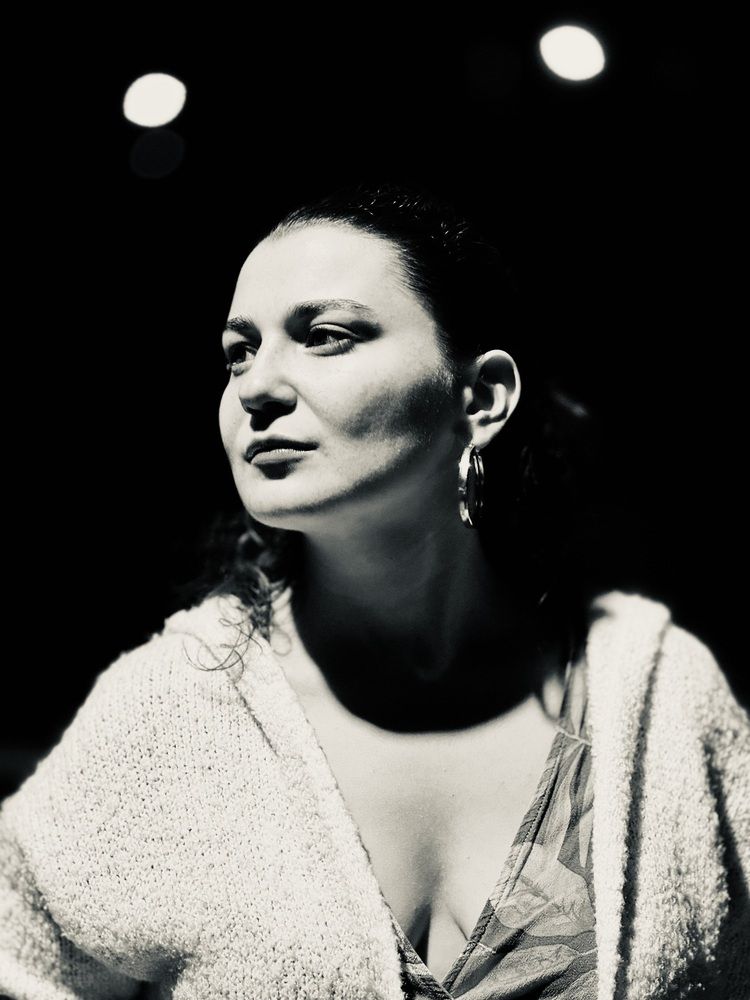 Photograph by Mariam Poltakhienti