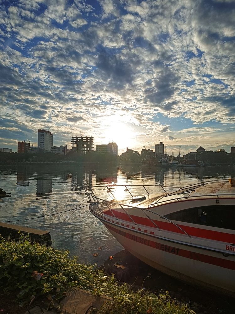 Photograph by Oscar Simon Wiryahanjaya