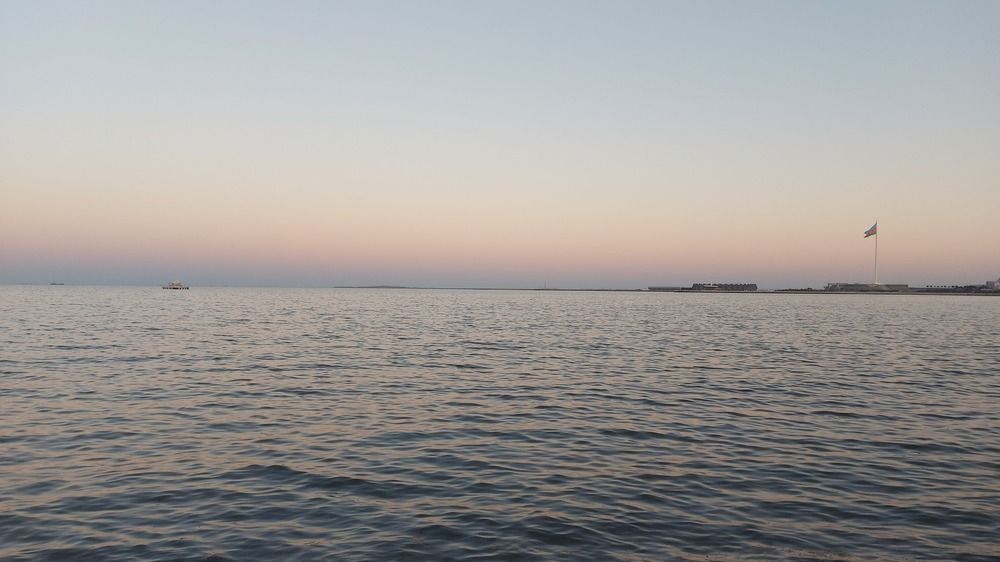 Закат над Бакинской бухтой