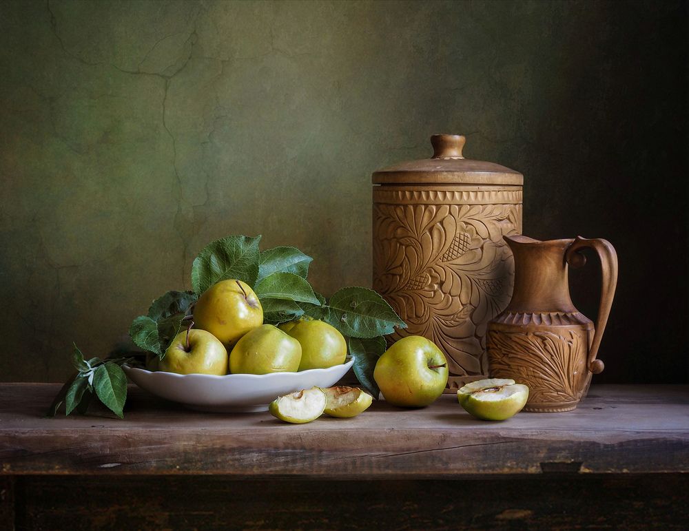 Августовские яблоки