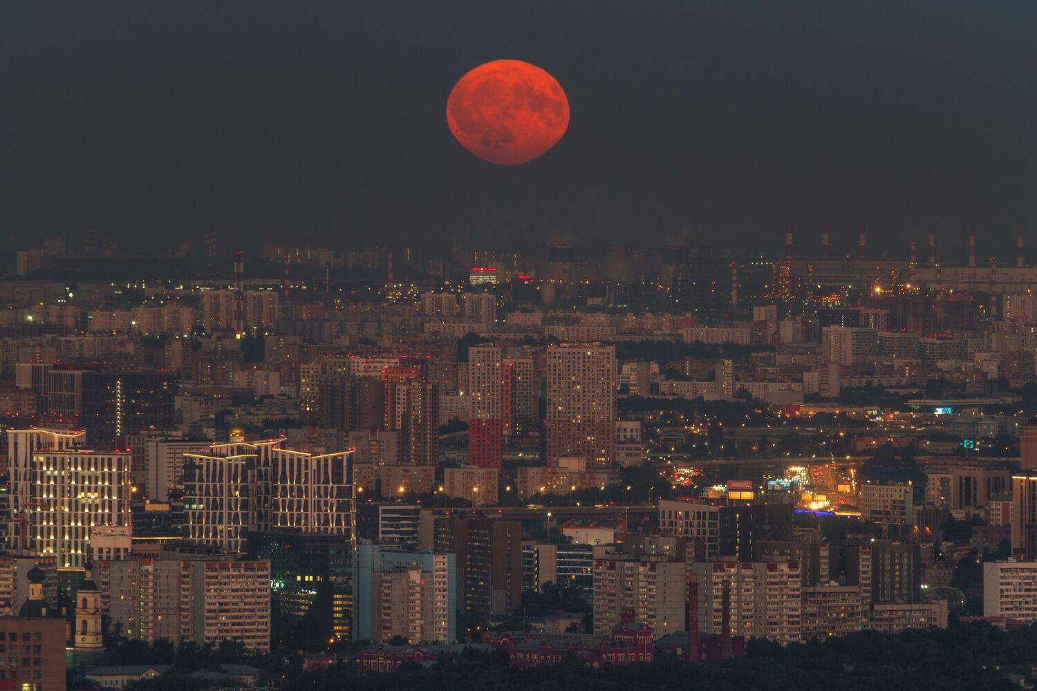 Восход Оленьего Полнолуния над Москвой