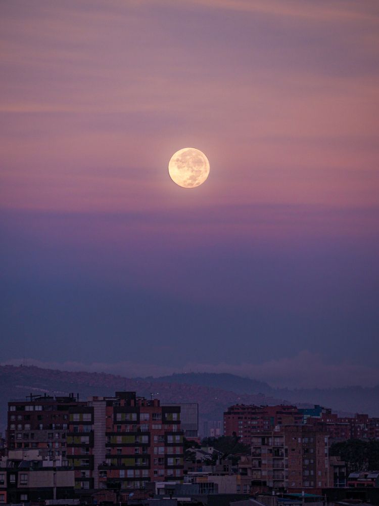 Amaneciendo con la luna