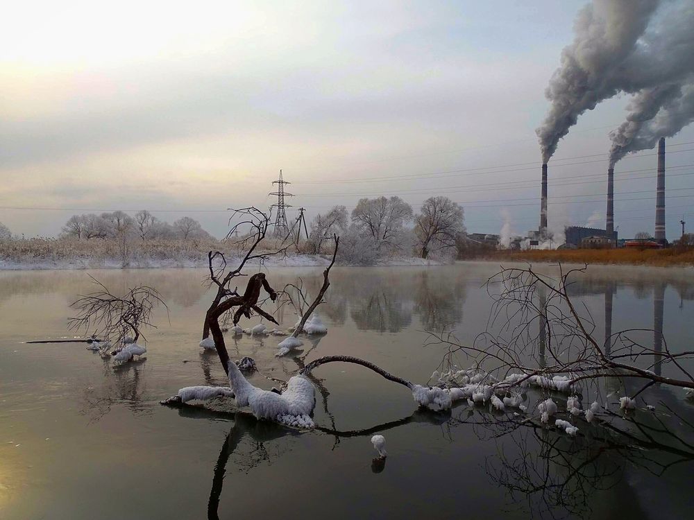 Индустриальный пейзаж Лучегорска.