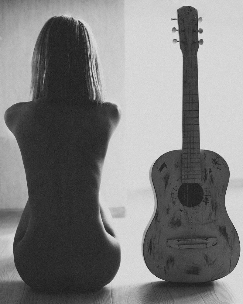 A girl and a guitar