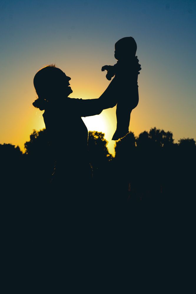 Он солнце её