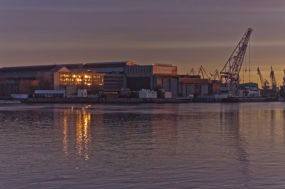 Адмиралтейские верфи.