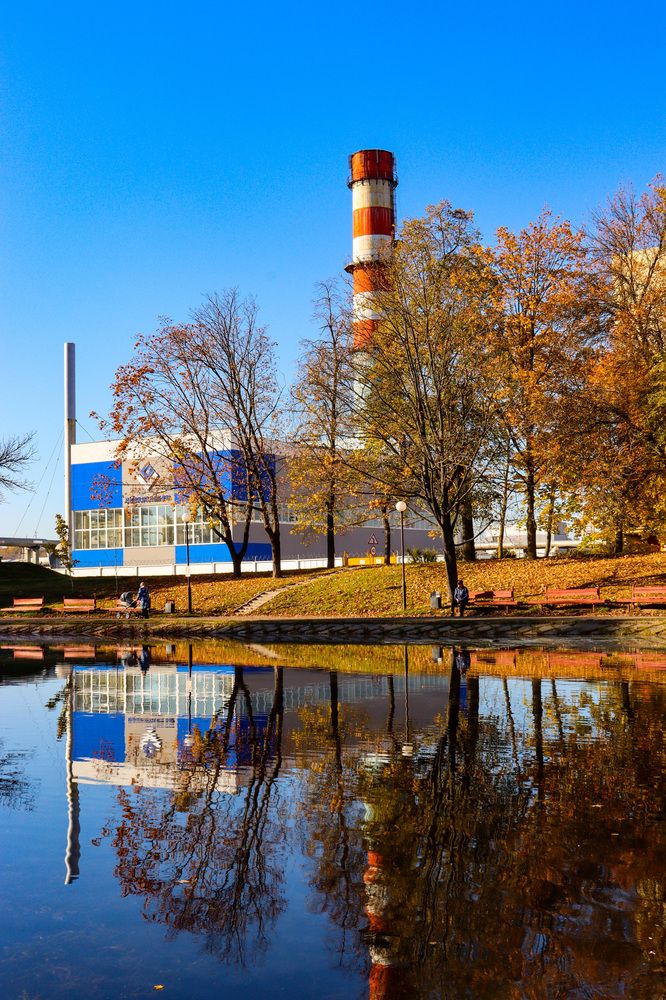 Индустриальный городской контраст.