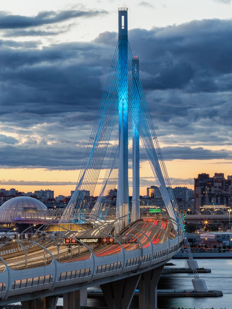 Мост через Петровский фарватер