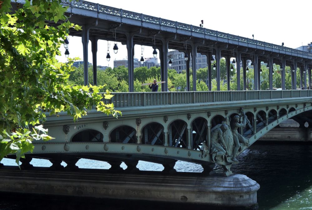 Париж. Мост Бир -Хакейм.