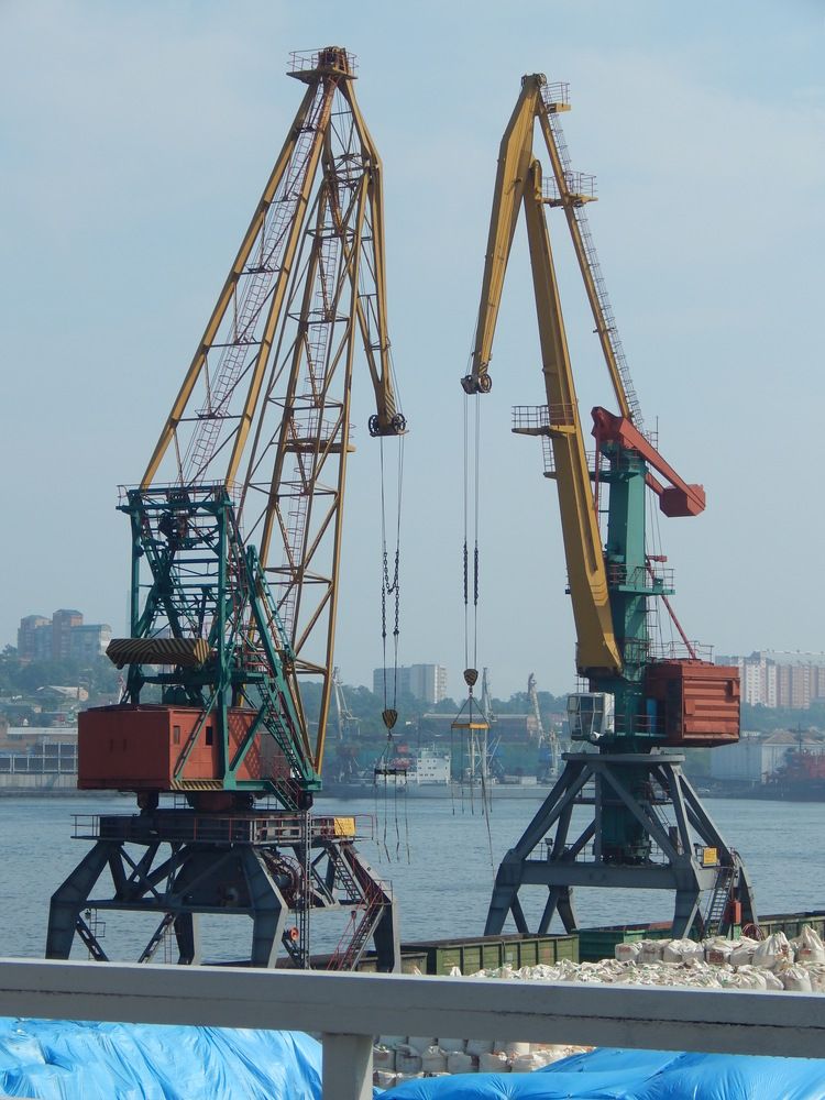 Загрузка поезда.