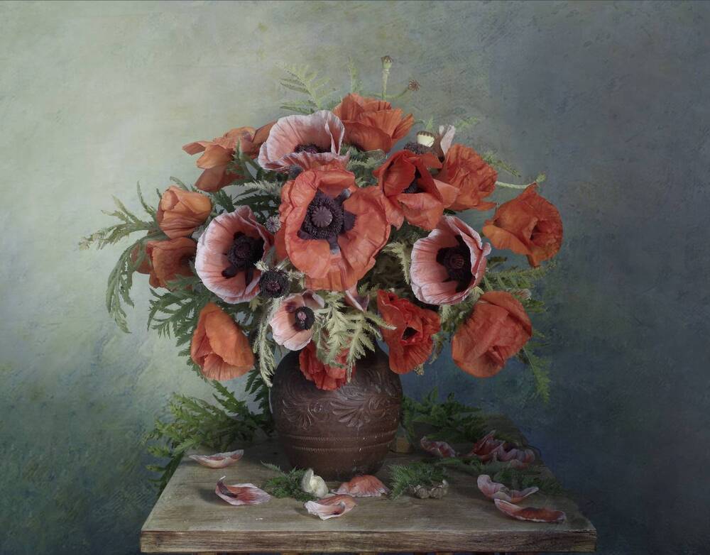 Солнечных маков тихий шопот .