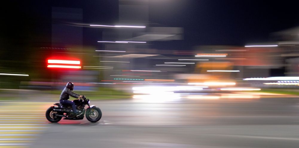 На скорости