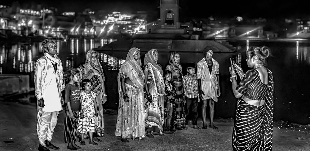 The Decision to Remember