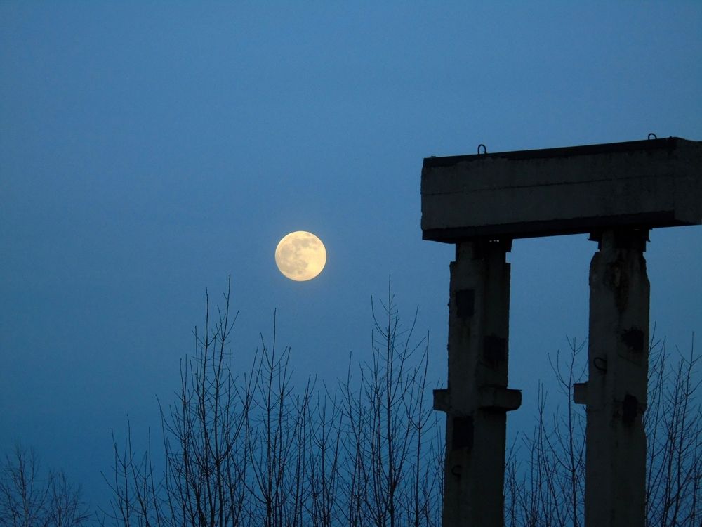 Полнолуние в промзоне