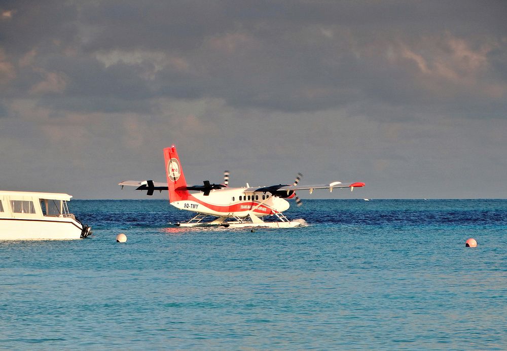 Гидросамолёт готов взлететь