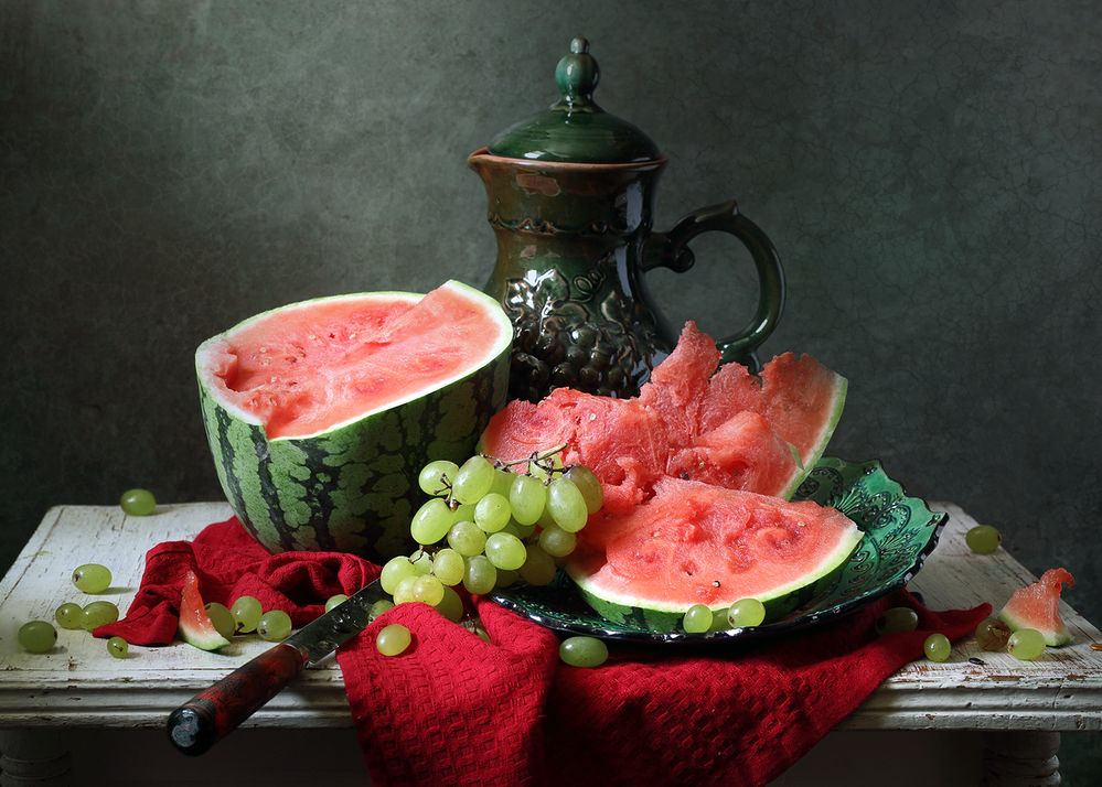 Арбуз и виноград