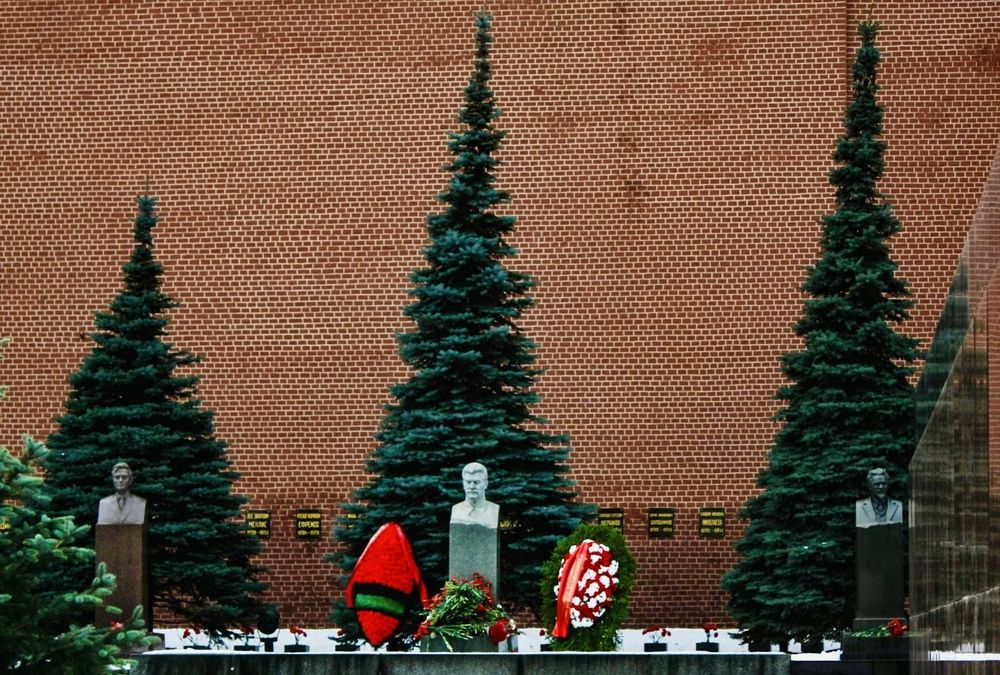 Flowers in history and architecture.