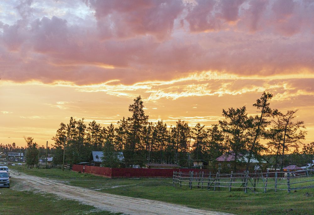 Солнце восходить.