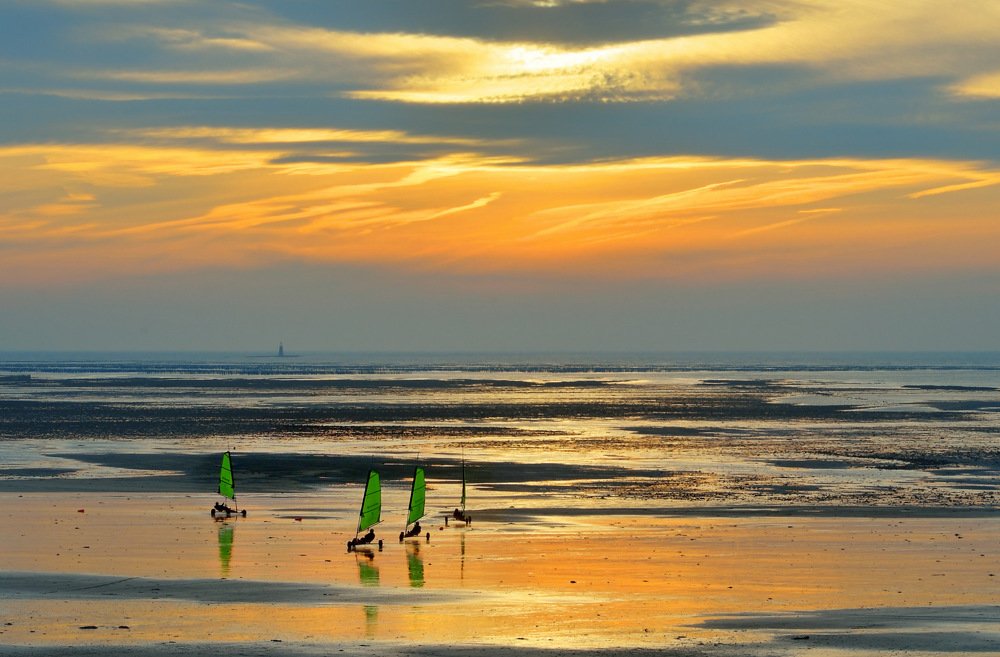 Playing with wind and light