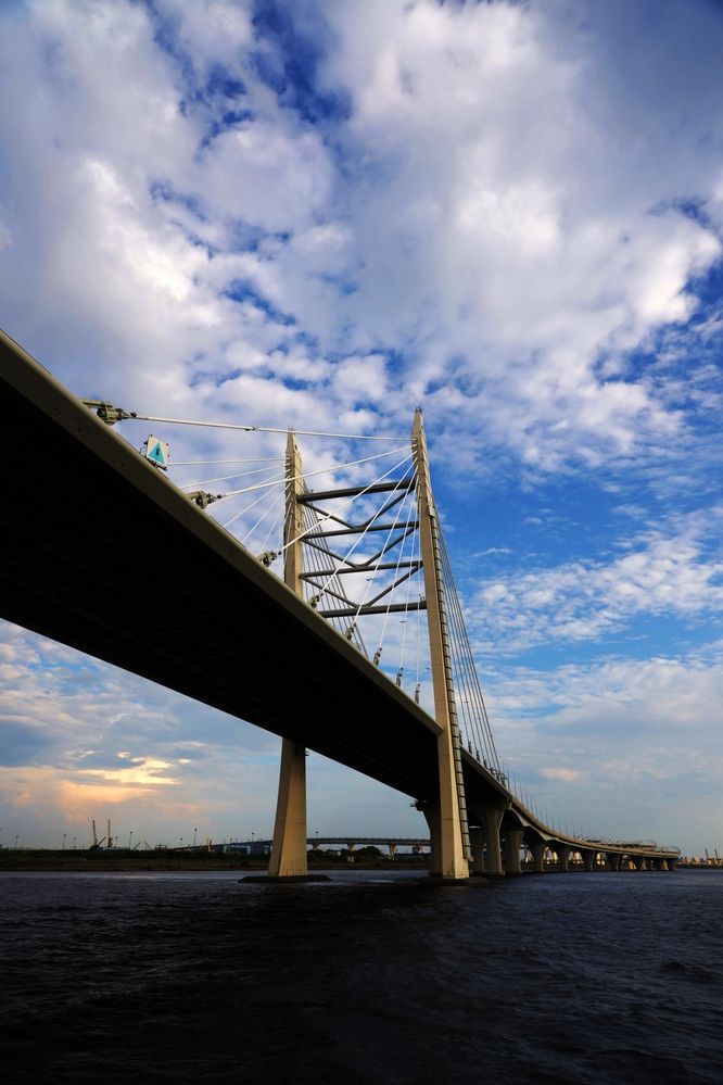 Над Невой (over the Neva River)