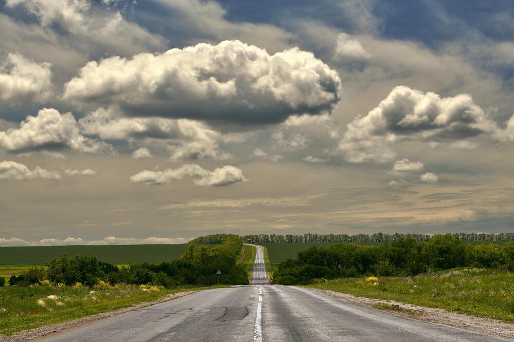 Дорога через поля