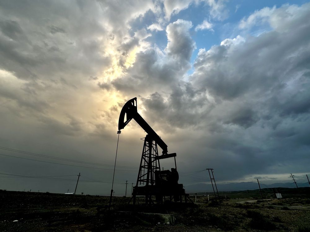 Нефтяная вышка в Кыргызстане