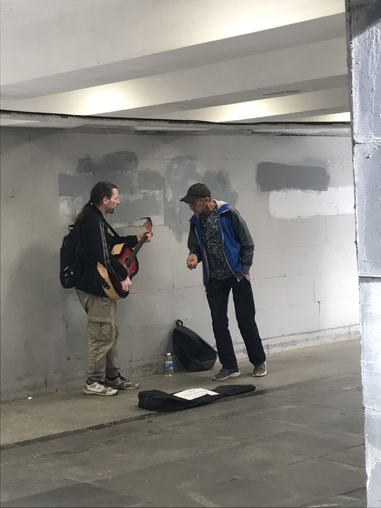 Музыканты в переходе….