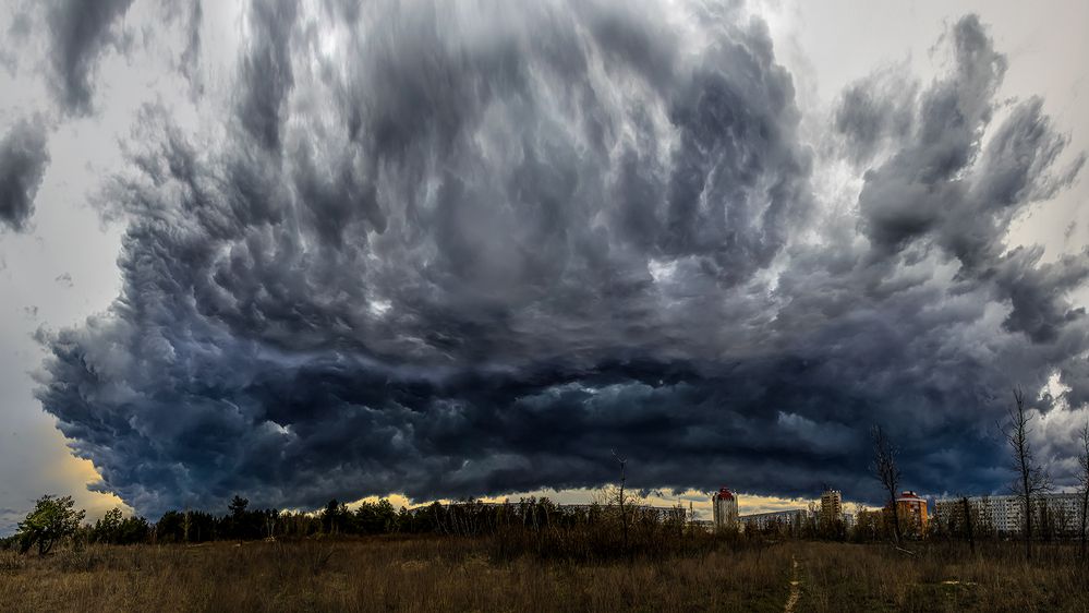 Тучище - чудище!