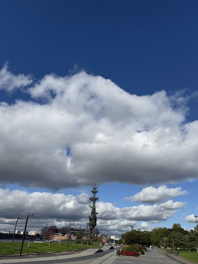 Облака над кораблем Петра