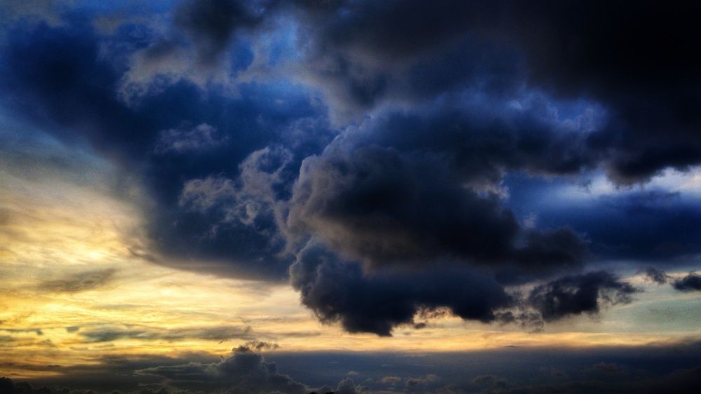 The Sailing clouds