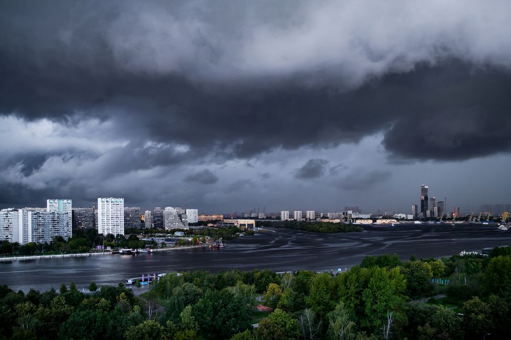Скоро грянет буря.