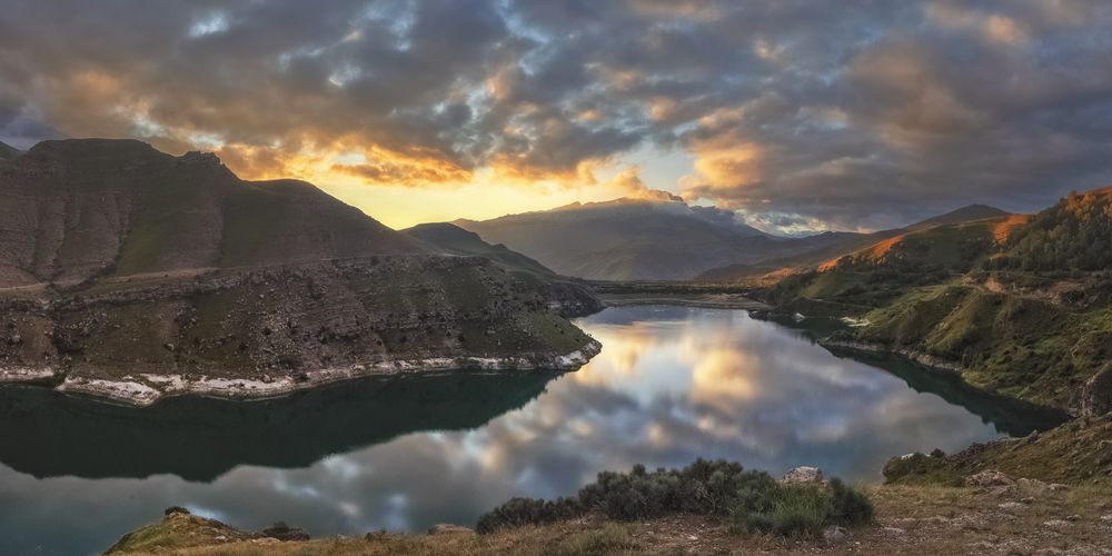 Утро на озере Гижгит