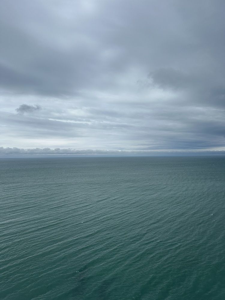 Взгляд на Абхазское море с колеса обозрения