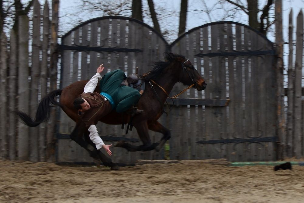 Поднять шапку