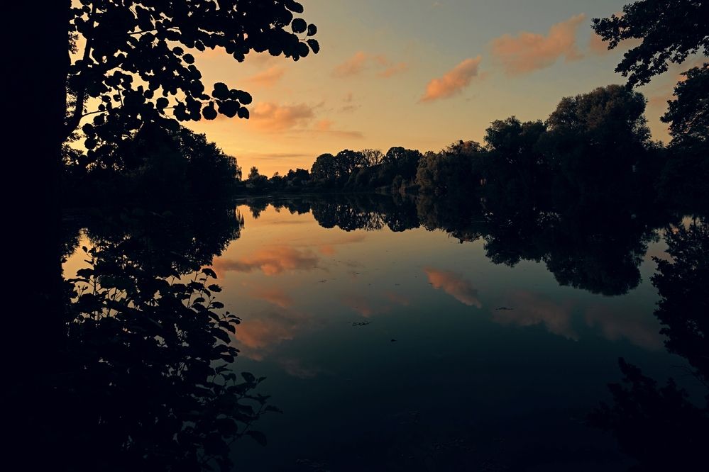 Закат на Лебедином (Sunset on the Swan Lake)