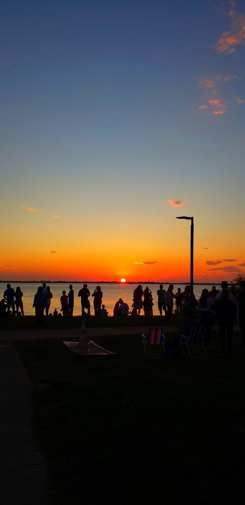 The Collective Horizon