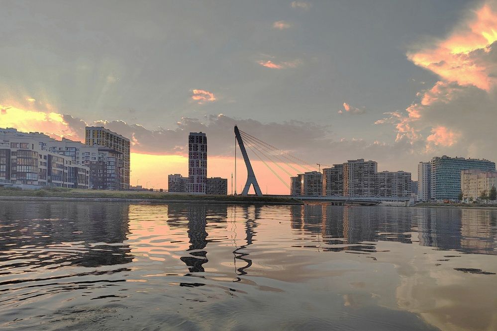 Жемчужная  плаза,  новый  район  СПб,  вид  с Финского  залива