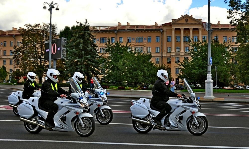 Байкеры в форме.