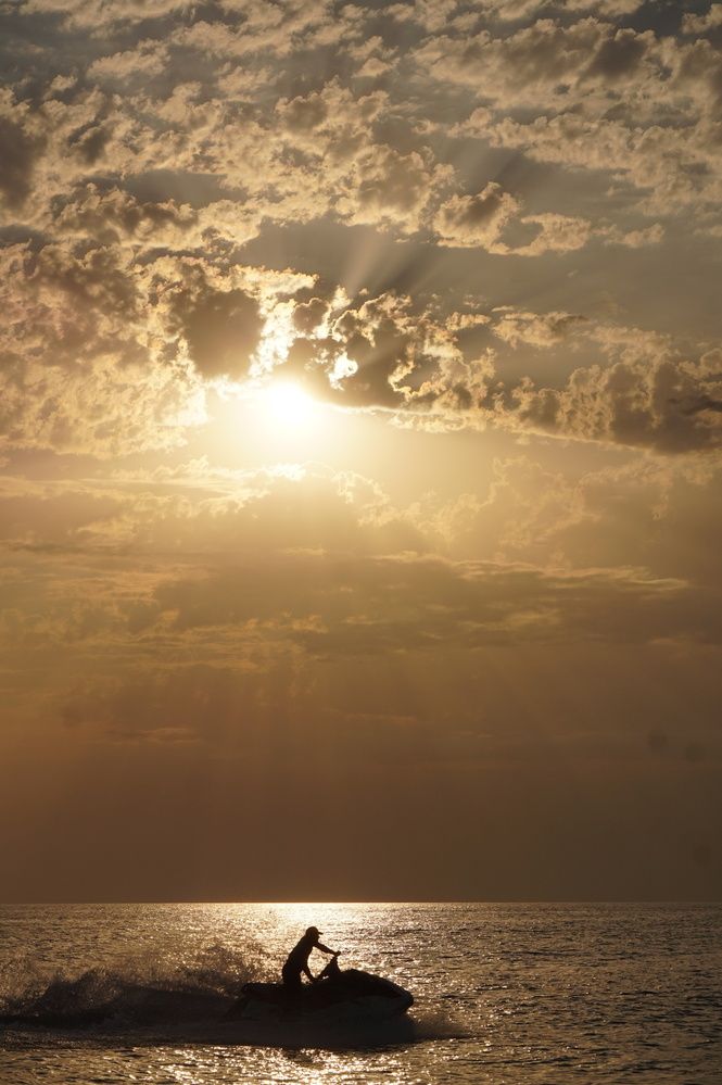 Фотография автора Максим Светличный