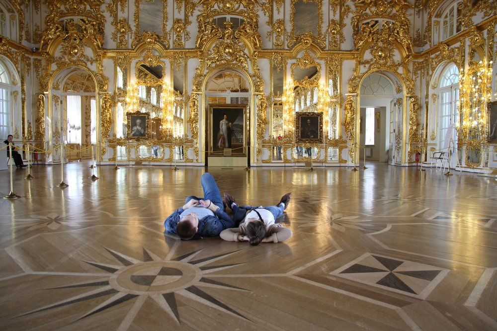 наслаждаясь искусством