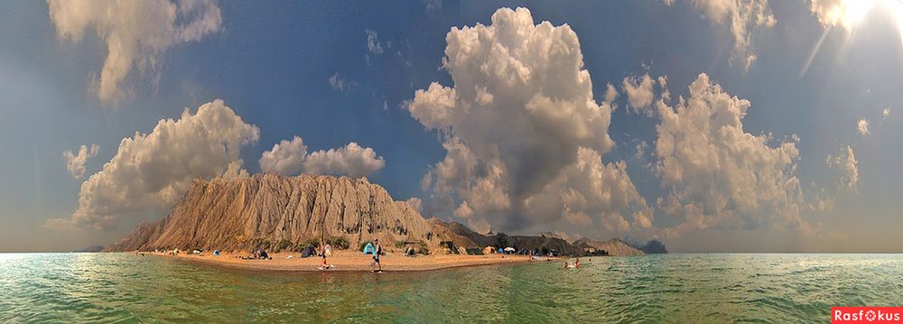 Солнце, небо, горы, берег, пляж, море и Ты...