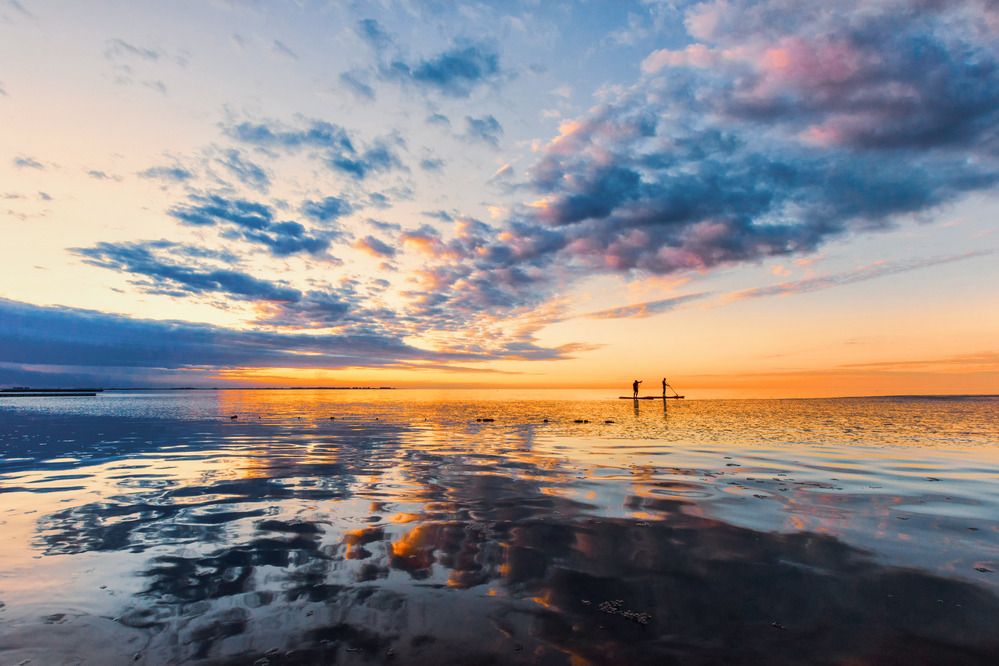 Sobre la inmensa laguna .