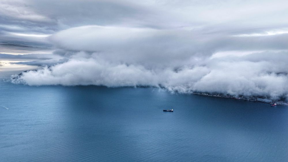 Встреча моря и облаков