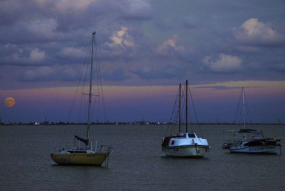 Восход луны