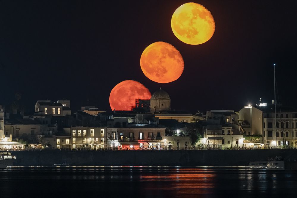 Photograph by Massimo Tamajo