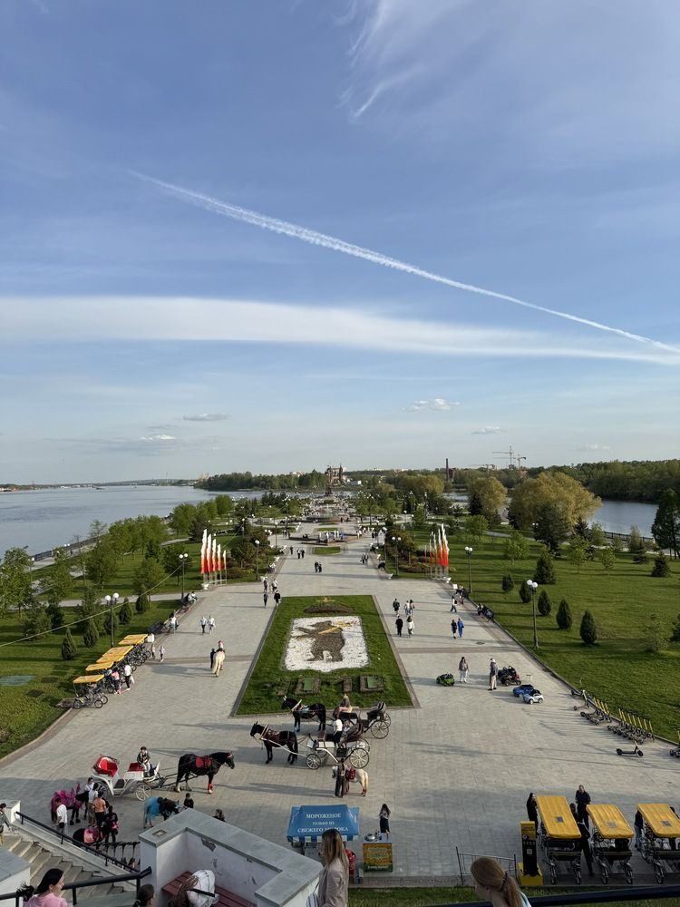 На Стрелке. Ярославль