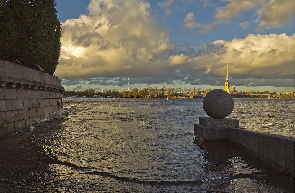 Бедствие стихийное, но красивое.